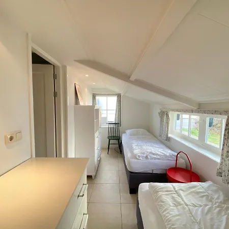 Schoolstraat 4 酒店 *